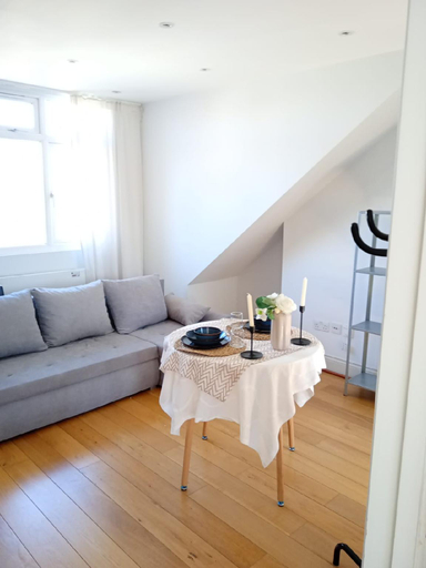 Others 5, Camden Town Apartments by PrimeCityHOsts, London