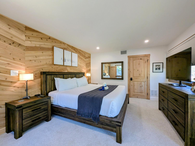 Bedroom 2, Quicksilver 1613, Summit