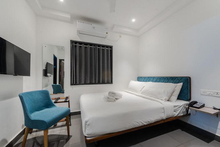 Bedroom 2, Shoolin Palace, Dakshina Kannada