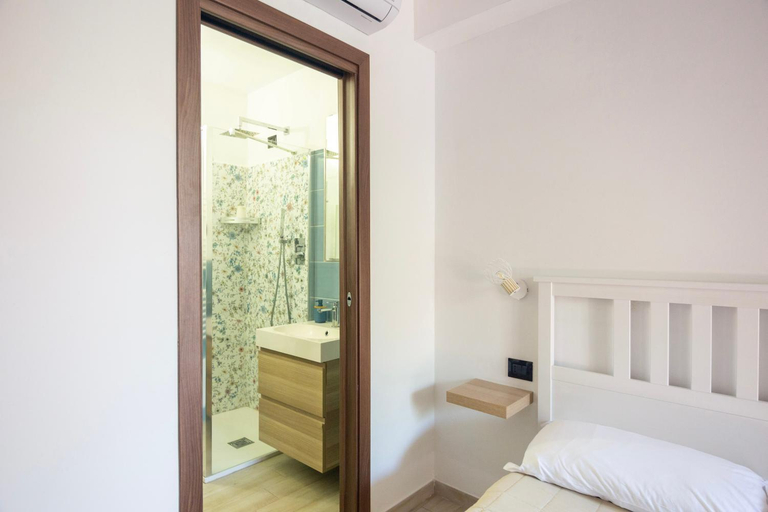 Bedroom 2, Zenia Rooms, Nuoro