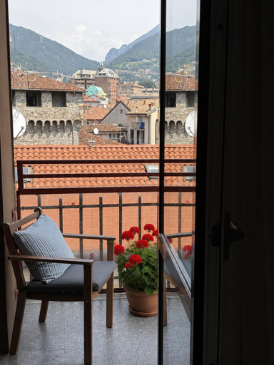 Others 4, Verde Acqua two Apartments, Lecco