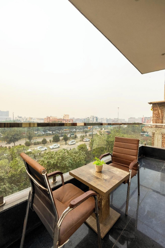 Outdoor dining, Grand Aura Noida, Gautam Buddha Nagar