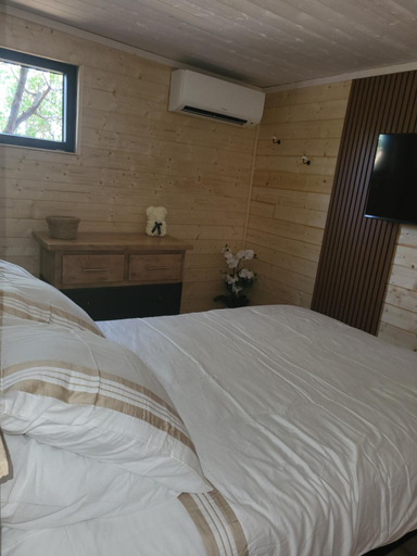 Bedroom, POD es Aqui et sa cabanette, Gard