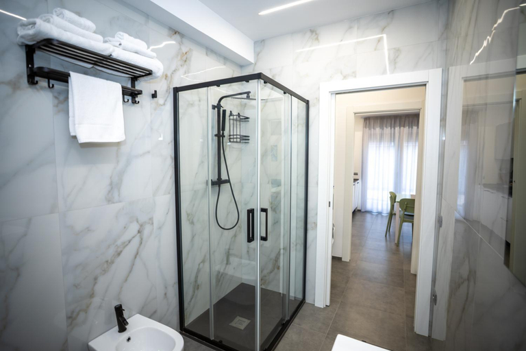 Bathroom 3, Residence le Palme, Potenza