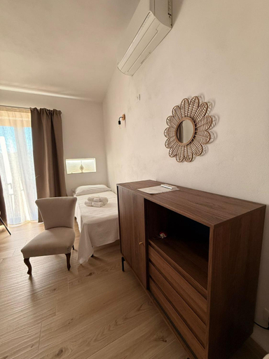 Others 4, Agriturismo Adenzia, Agrigento