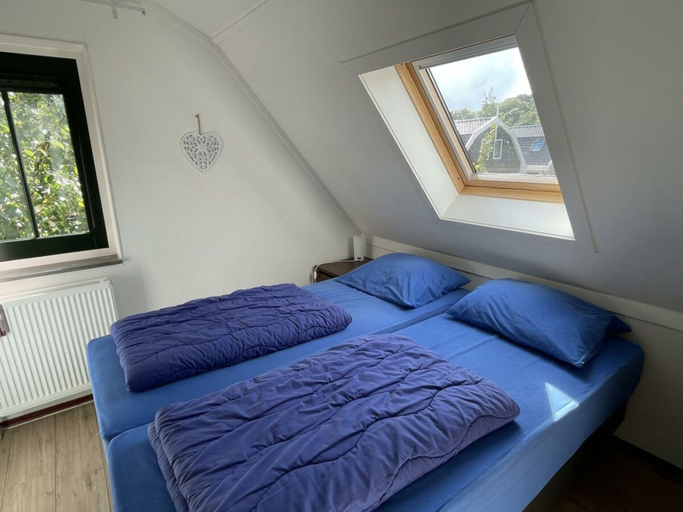 Room 3, Holiday Home in Schoorl With Terrace, Bergen