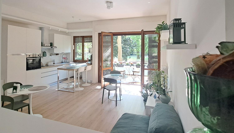 Others 4, IL BALCONE NEL PARCO - stanze con bagno privato, Milano