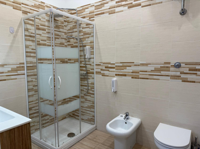 Bathroom 4, Encanto, Napoli