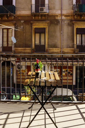 Others 4, Le Volte and Suite, Catania