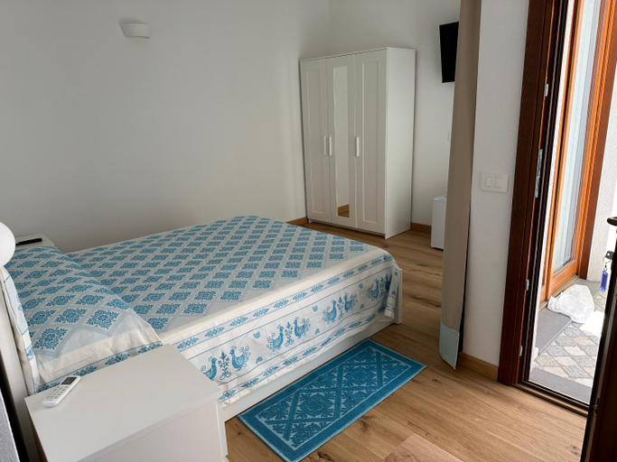 Bedroom, Sa Troppa de sos chentu, Nuoro