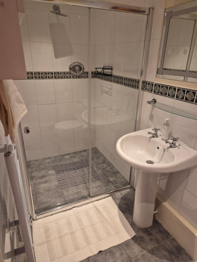 Bathroom 2, The Huntsman inn, South Gloucestershire