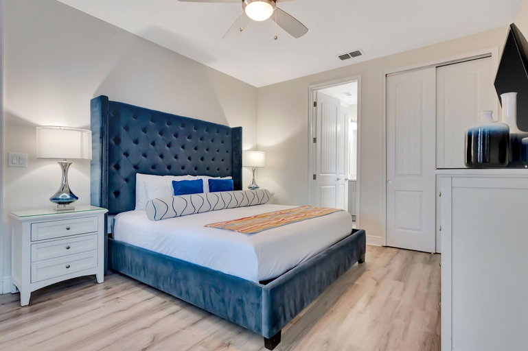 Room 4, 11br Sleeps 24 Theater Pool Spa Waterpark, Osceola