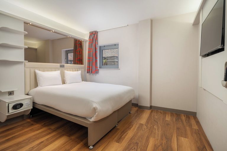 Bedroom 4, Point A London Canary Wharf, London