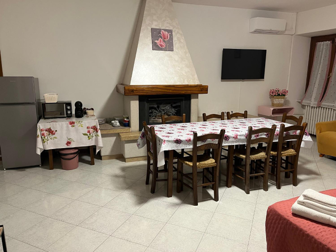 Food & Drinks, Foresto Case Vacanza, Mantua