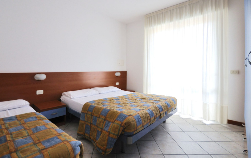 Room, Beachside Comfort With Pool and Terrace, Venezia