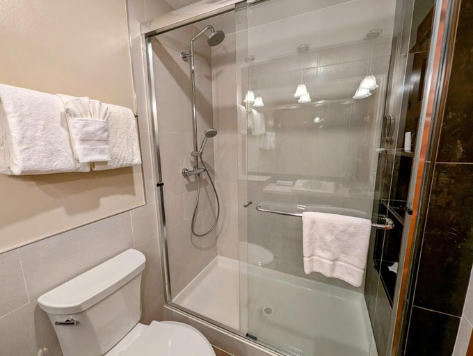Bathroom 4, Slopeside 2762A, Summit