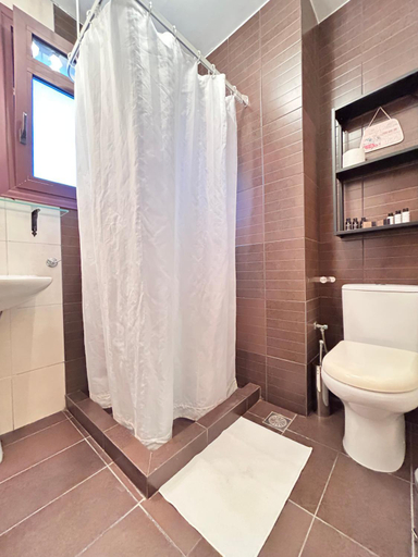 Bathroom 4, Archontiko Tsikari, North Aegean