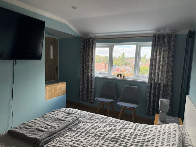 Room 5, Studio- Sleeps 2- Free Wifi- Luxury Shower, Birmingham