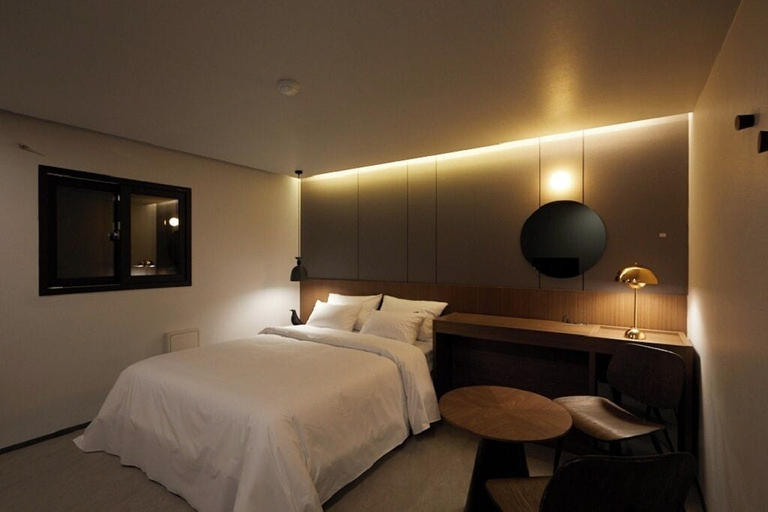 Room 5, Lereve Hotel, Gangbuk