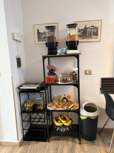 Food & Drinks, Molly Home, Rome