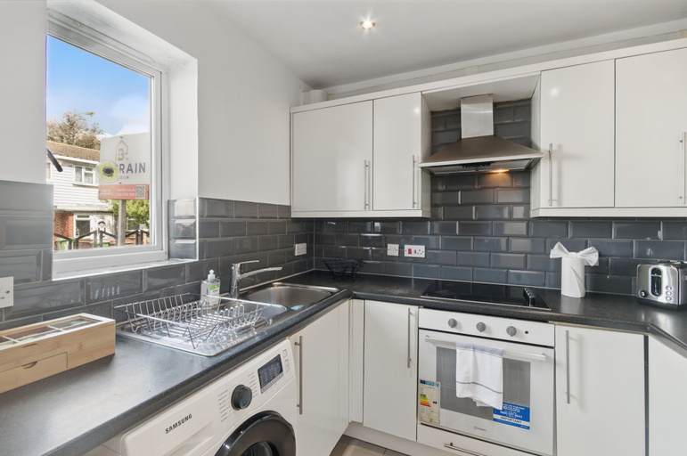 Private kitchen 3, Two Bed Serviced Apartment, London