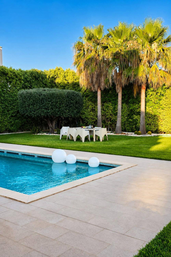 Garden 5, Luxurious Contemporary Villa with Private Pool in Tunis, Soukra