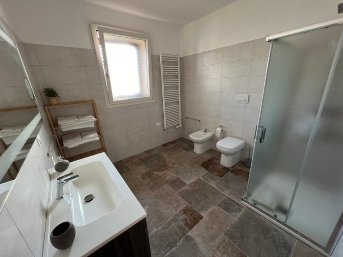 Bathroom 2, B&B DA SAMUELE E ANDREA, Lecce