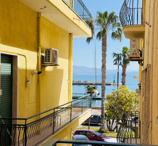 Others 5, VICO 11 Gaeta - UN LETTO IDEALE, Latina