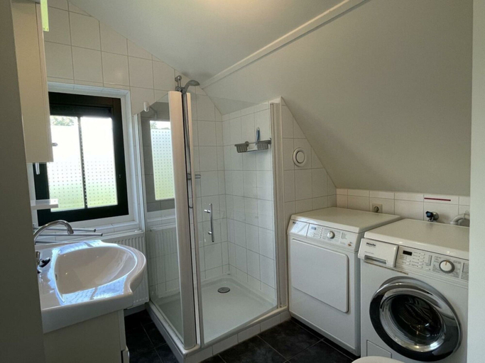Bathroom 4, Holiday Home in Schoorl With Terrace, Bergen