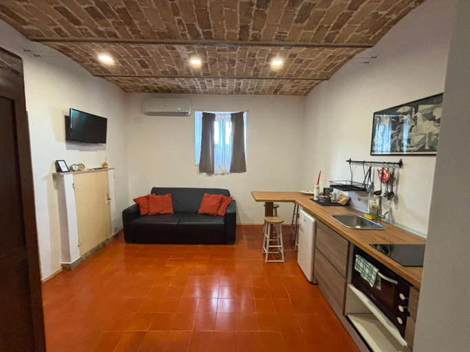 Others 4, Casa Simon, Chieti