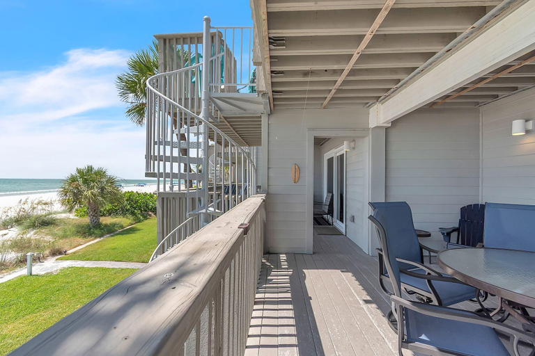 Others 4, Pelican Pointe 4C, Pinellas