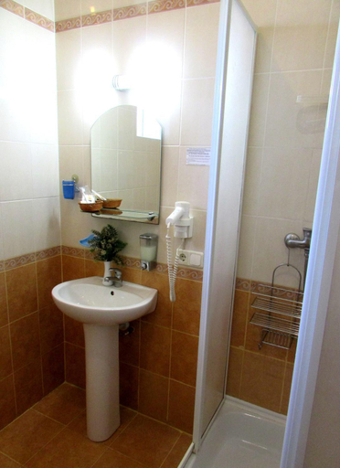Bathroom 4, Old Town, Izma‹l's'ka