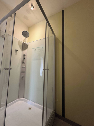 Bathroom, Townhouse in Smiley-neighbourhood 2060, Antwerpen