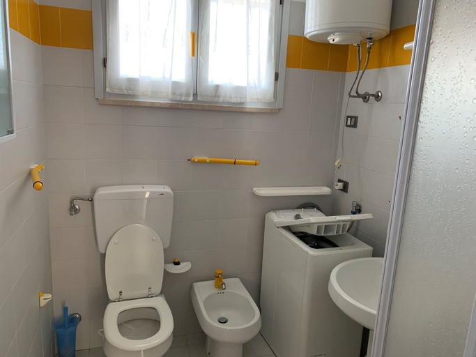 Bathroom, Beautifully Renovated Flat With Shared Pool, Rovigo