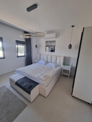 2, SeaWorld Apartments