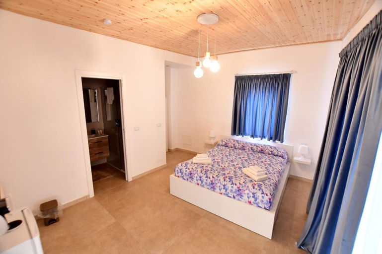 Bedroom 2, Mirada, Bari
