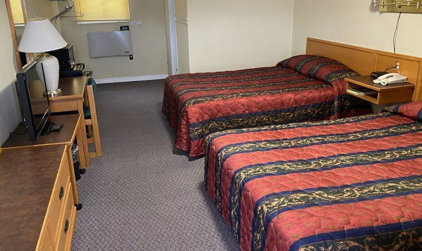 Bedroom 2, Skyways Motel Muskoka Gravenhurst ON 11, Muskoka