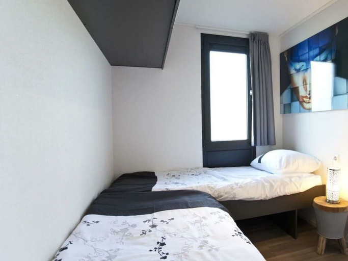 Room 4, Cube Exclusive 4, Haarlemmerliede c.a.