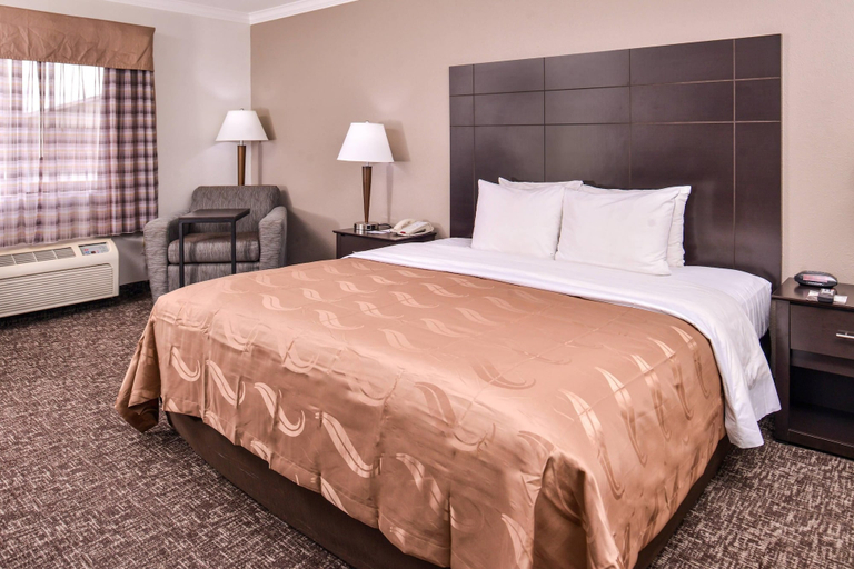 Bedroom 4, Quality Inn & Suites Beaumont, Jefferson