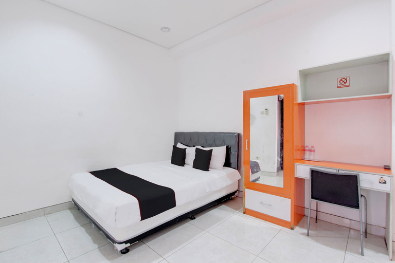 Room 2, Hotel O near Pakuwon Mall formerly House, Sleman