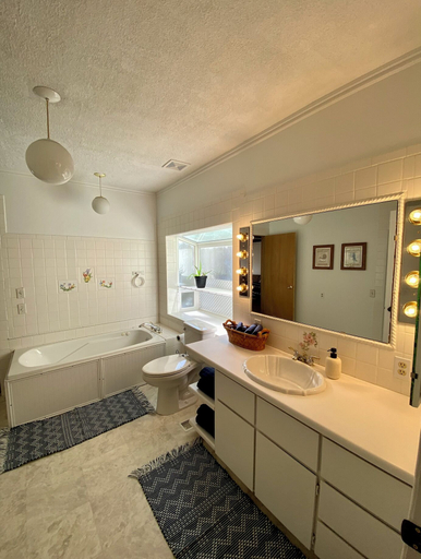 Bathroom, Lazy Lake Outpost, Stevens