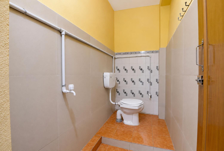 Bathroom 3, Alankar Lodge, Pashchim Medinipur
