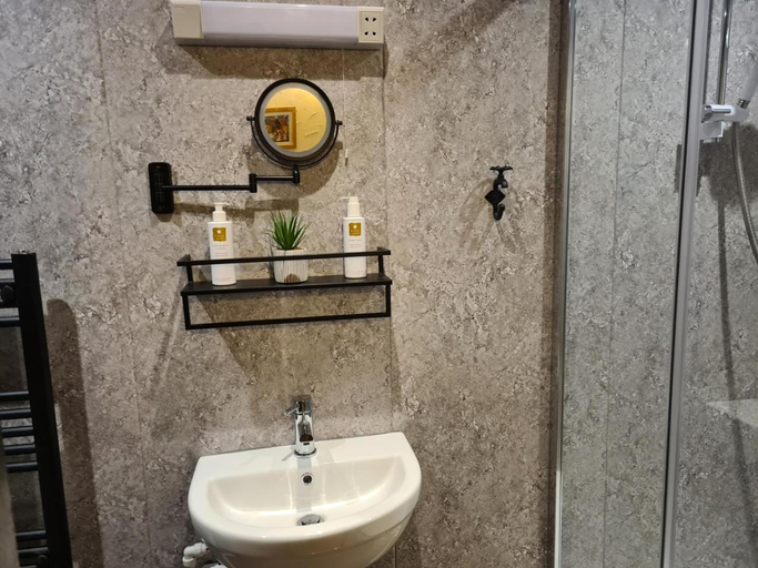 Bathroom 3, Wheelgate, Cumbria