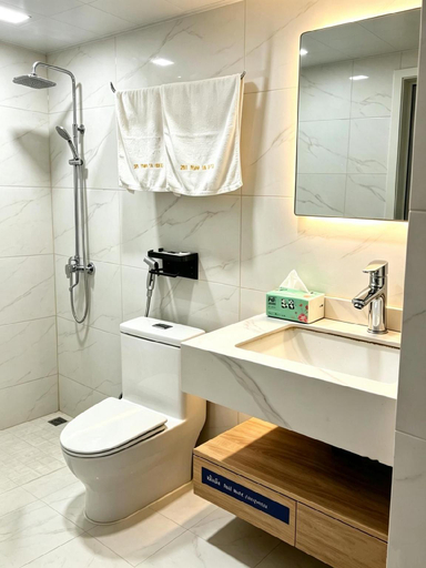 Bathroom 3, Zhiyuanta hotel, Vientiane