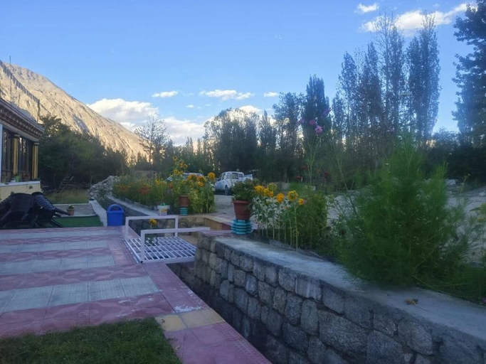 Property grounds, Rabgais Nubra Retreat, Leh