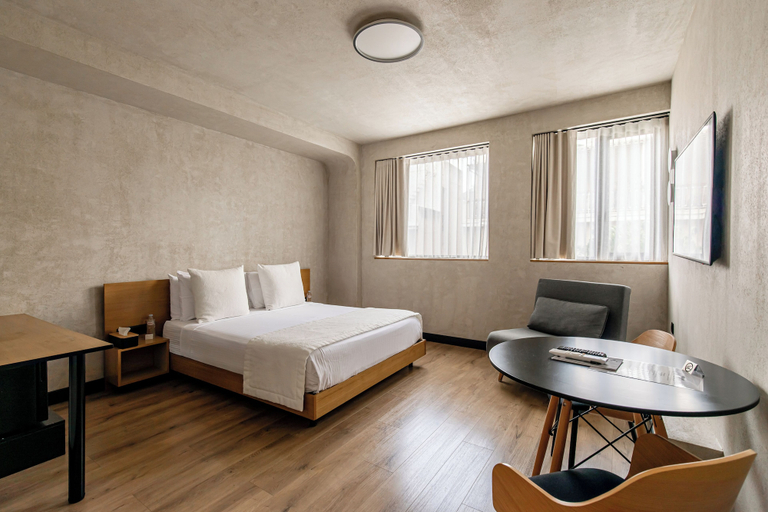 Bedroom 4, AthensOwl, Attica