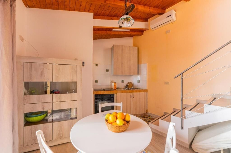 Dining 4, ToviMar Apartments, Messina