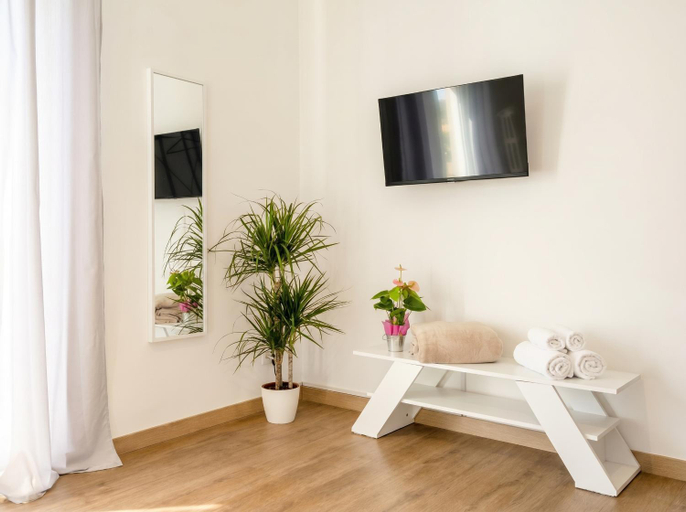 Others 5, Stella - Central Apartment, Bari