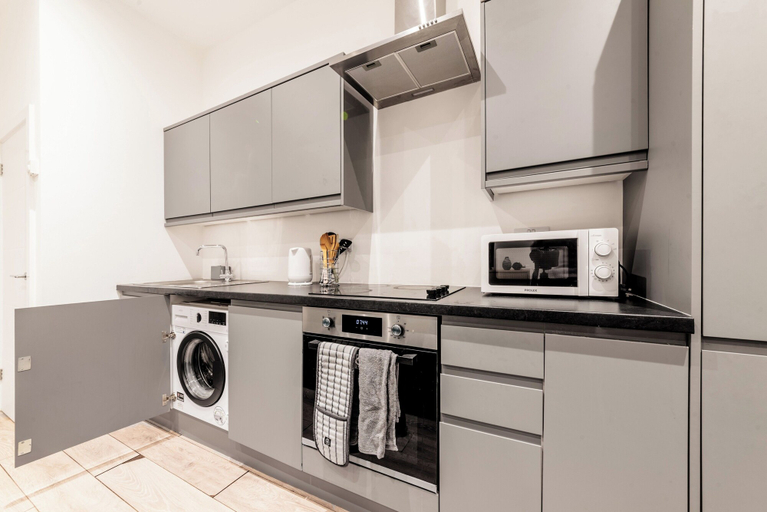 Private kitchen 5, Sleeps 2 - Central - Studio - Wifi - Paid Parking, Kent