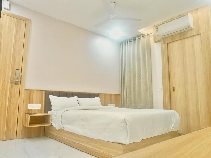 Room 5, Accuotel lavish villa, Indore